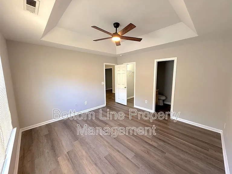 5211 Windy Valley Dr — Photo 11