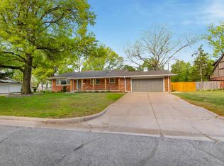 329 N Hampton Rd, Wichita, KS 67206