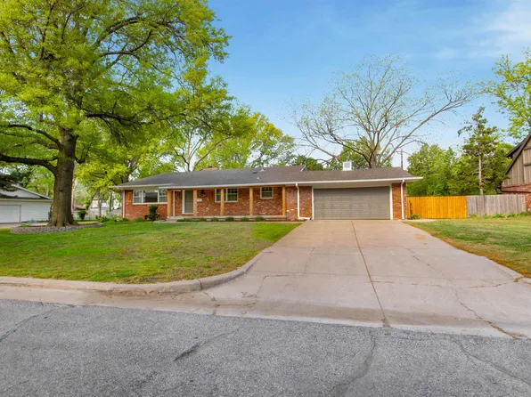 329 N Hampton Rd, Wichita, KS 67206