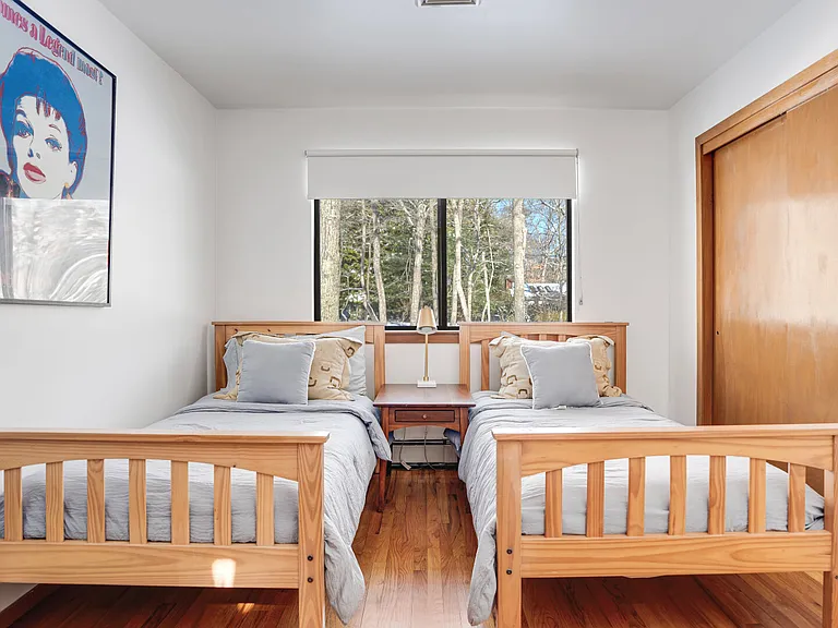 10 Wooded Oak Ln — Photo 14