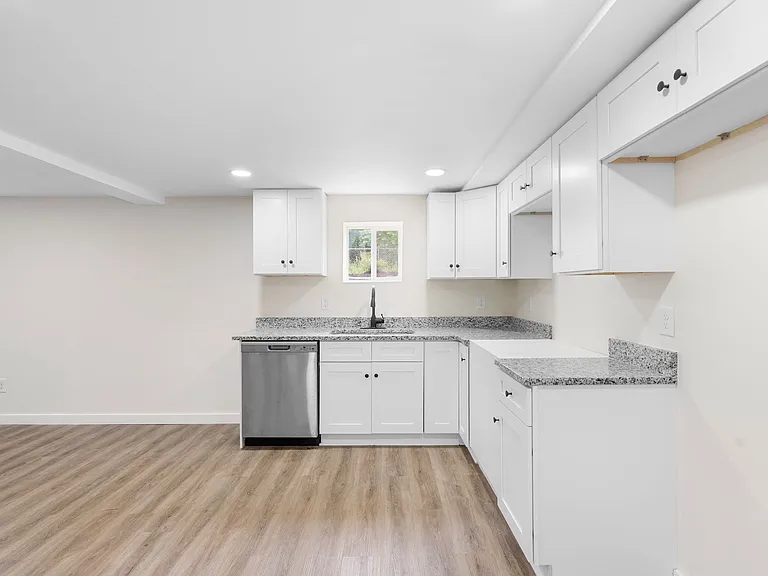 1036 Seymour Ave #A — Photo 21