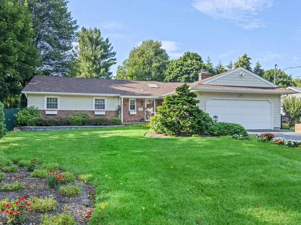 1191 5th Avenue, East Northport, NY 11731