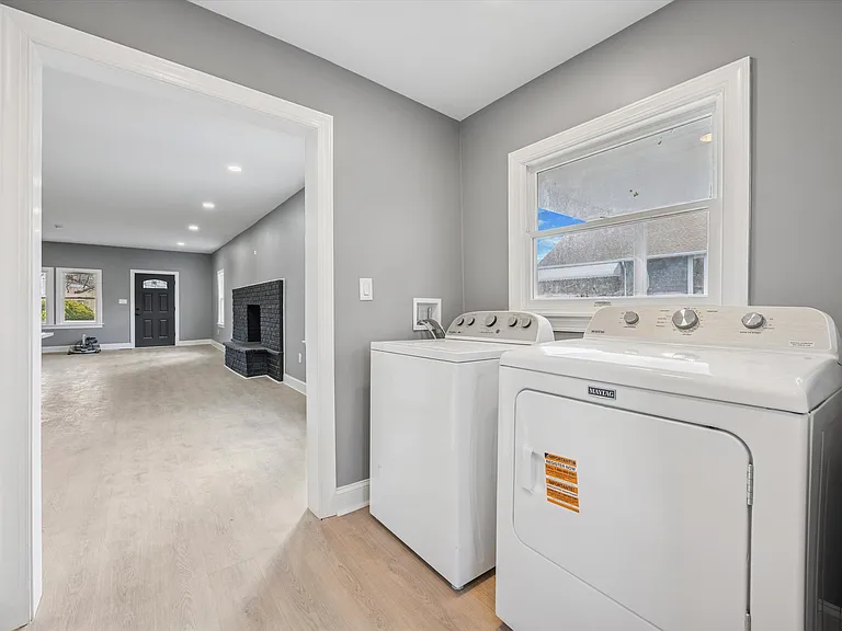 523 W Glenside Ave — Photo 10