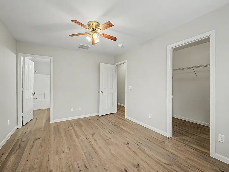 2435 E Olivine Rd — Photo 4