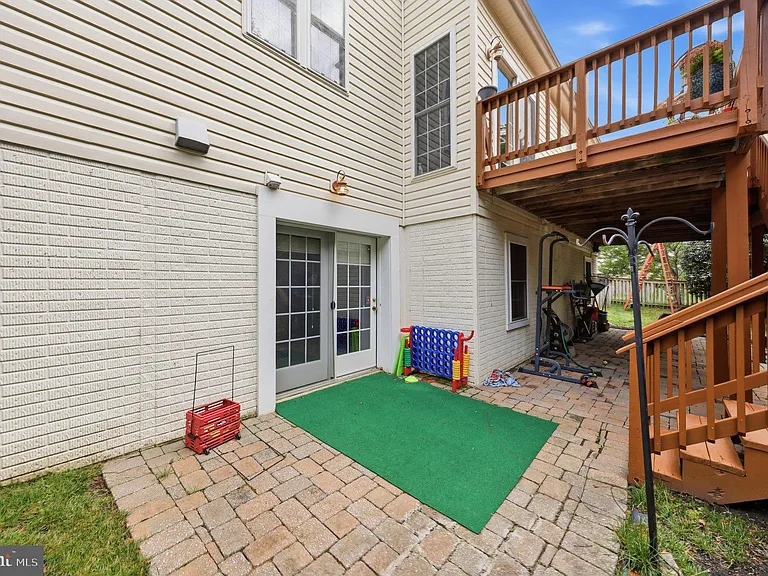 3852 Glasgow Way — Photo 44