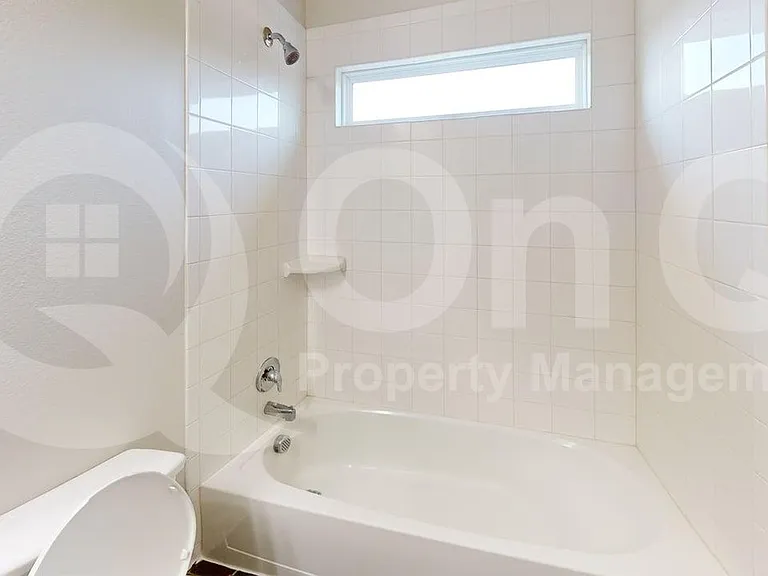 204 Rosewood Dr — Photo 12
