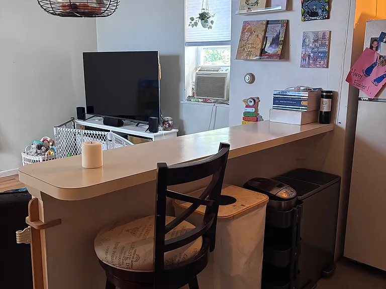 1914 South St #2R — Photo 7