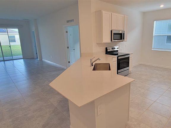 4th image of 545 Hatteras Rd