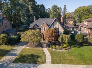 19520 Bretton Dr, Detroit, MI 48223
