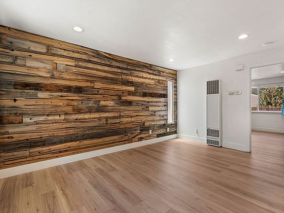 4th image of 521 Sinclair St APT 4