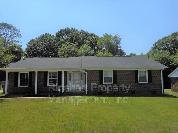 2nd image of 1611 Fieldcrest Cir