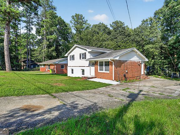 2nd image of 6464 Rabun Rd