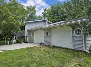 425 SW 4th St, Avoca, MN 56114