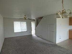 3rd image of 619 NE Sandstone Ln
