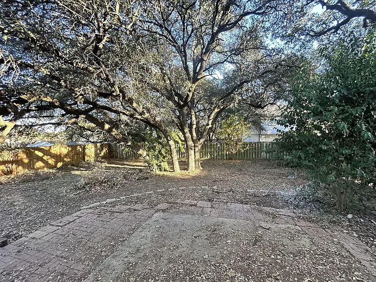 5106 Glennwood Dr — Photo 10