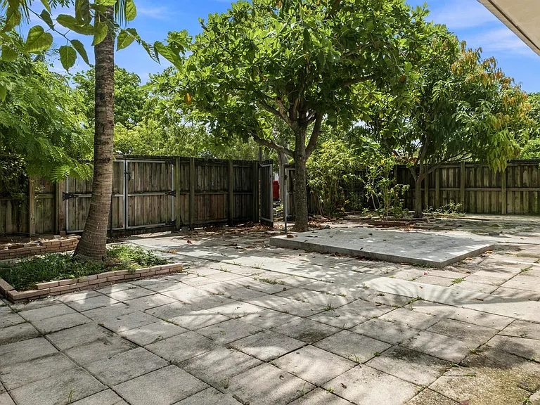 1515 NW 8th Ave #1515 — Photo 33