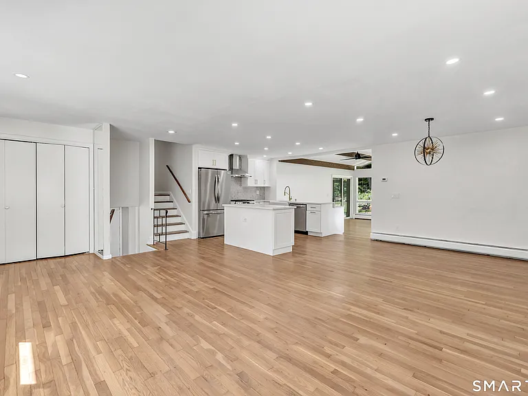48 Crestwood Rd — Photo 8