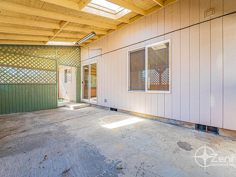15501 NE 88th St — Photo 37