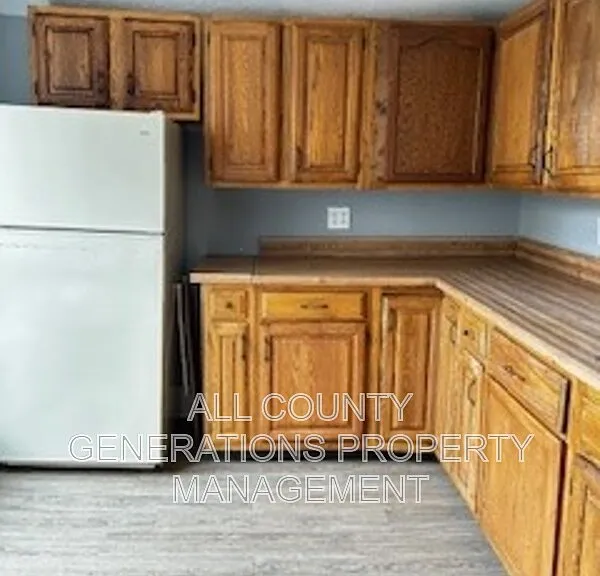 778 Yale St — Photo 3