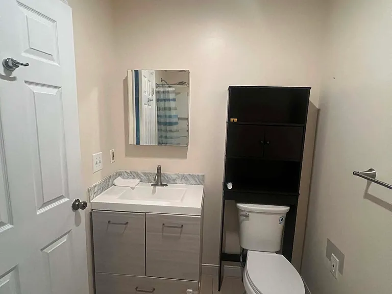 216 Scott St — Photo 4
