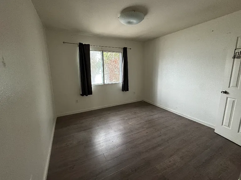 1050 Scott St #3 — Photo 5