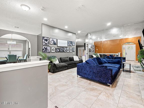 4th image of 1069 BERTHA Street