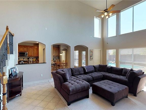 3rd image of 2832 Fieldlark Dr