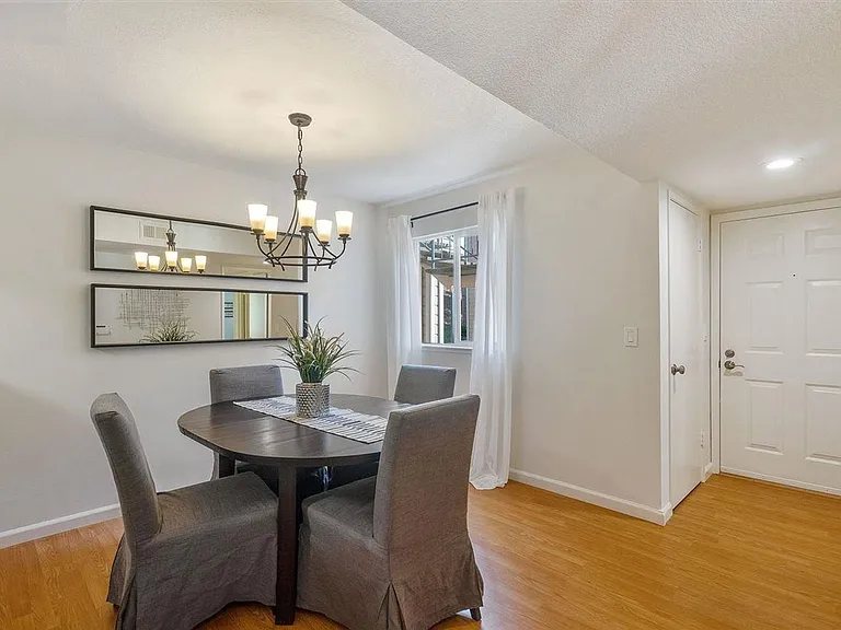 760 Canyon Oaks Dr #D — Photo 5