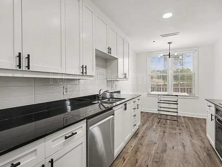 1735 Peachtree St NE #226 — Photo 10