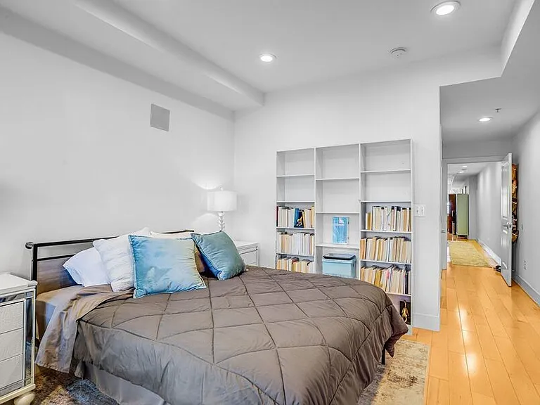 816 Kennedy St NW #2 — Photo 32