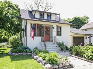 3 Center St, Algonquin, IL 60102