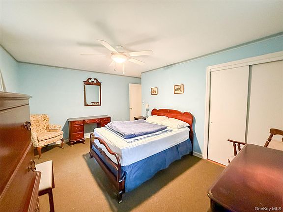 5th image of 8415 Soundview Ave