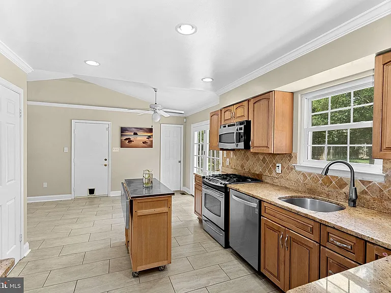 5405 Hampton Forest Way — Photo 18