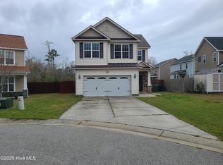 302 Bonnie Ct, Sneads Ferry, NC 28460
