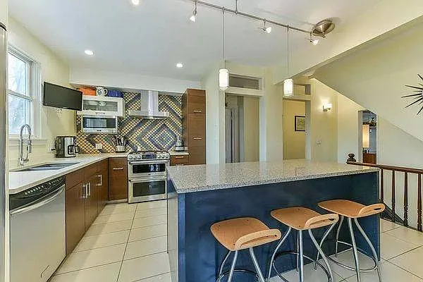38 Melville Ave #2 — Photo 1