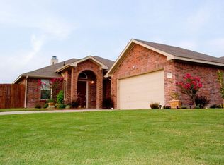 2604 Carmen Dr, Grand Prairie, TX 75052