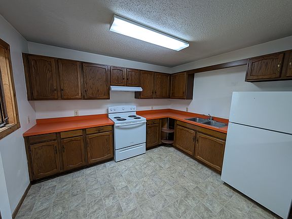 2nd image of 124 1st Ave SW #1