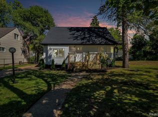 5322 Winthrop Blvd, Flint, MI 48505