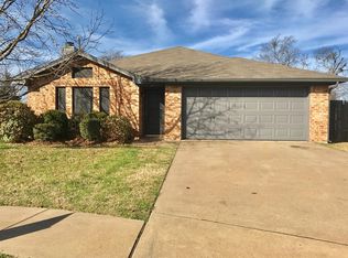 3 Marvin Gdns, Midlothian, TX 76065
