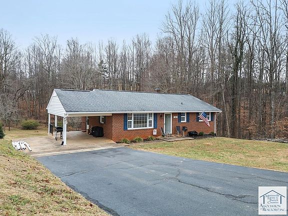 3rd image of 168 Wildwood Ave