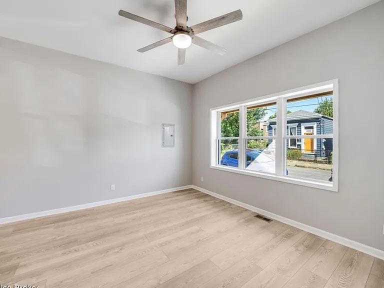 718 Henry Firpo St — Photo 7