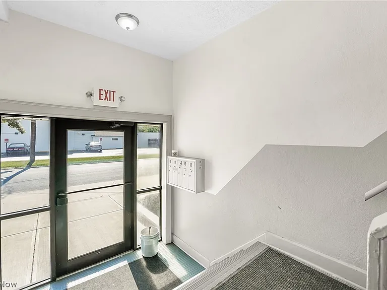 13501 Lakewood Heights Blvd #5 — Photo 7