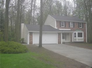 128 Bramblewood Ln, East Amherst, NY 14051