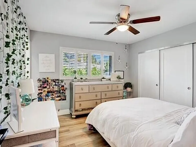 722 SW 28th Ave — Photo 13