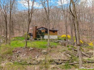 24 Deer Run Rd, Cold Spring, NY 10516