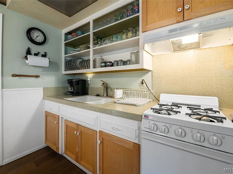 225 W Rainbow Blvd — Photo 5