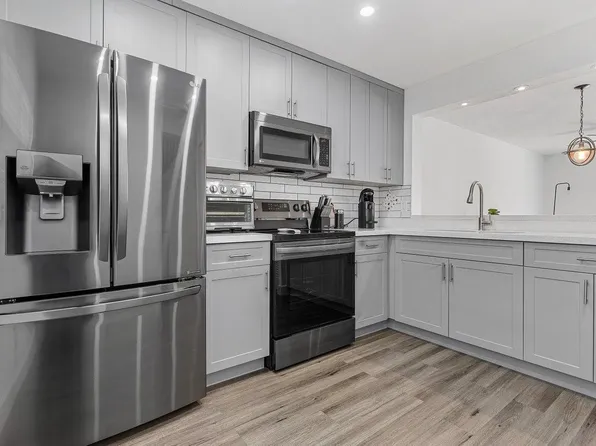 11637 NW 11th Street #11637, Pembroke Pines, FL 33026