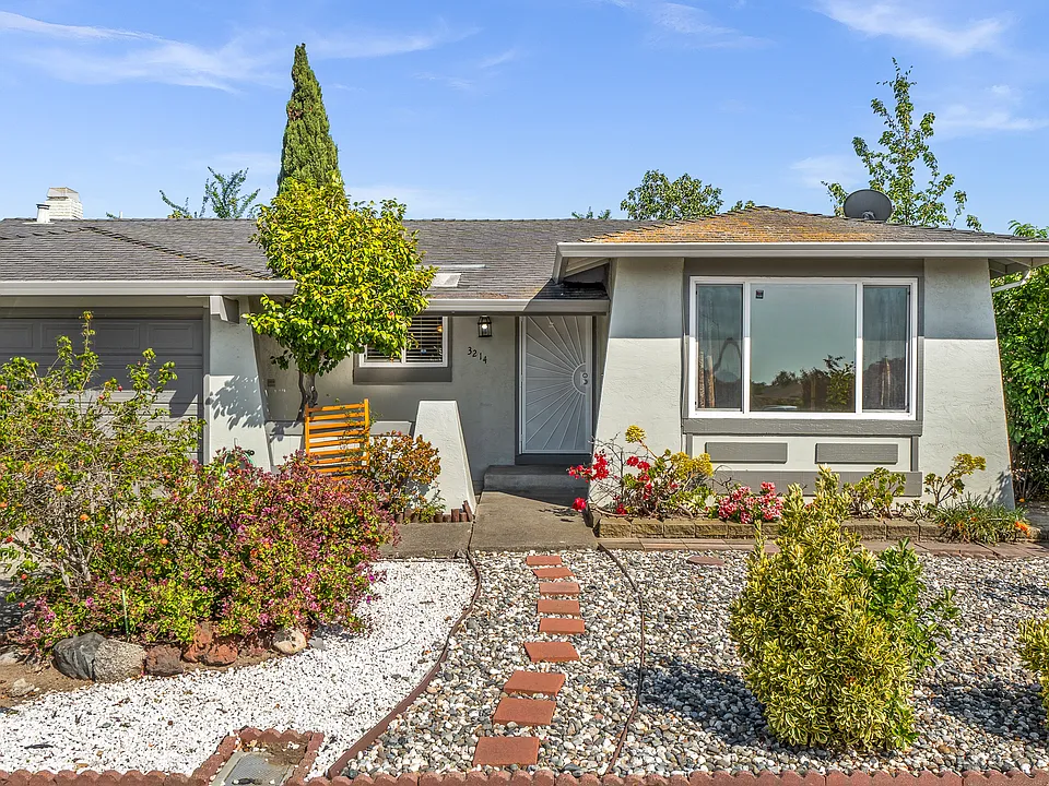 3214 Darwin Dr