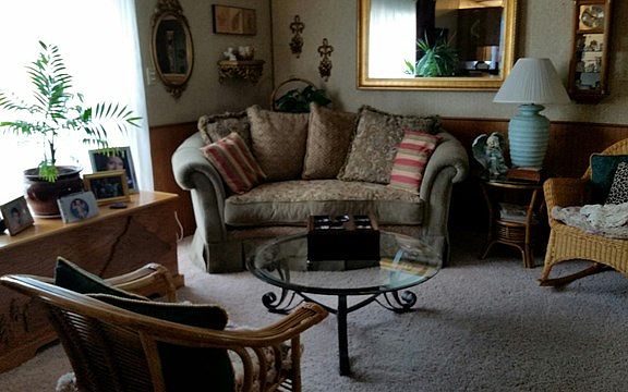 4th image of 935 NE Chelan St