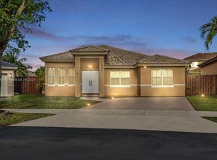 Lago Mar West, Miami, FL 33193